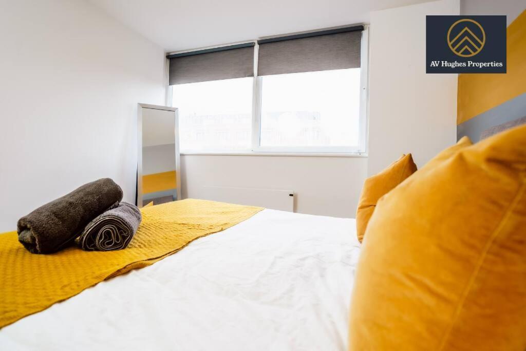 Modern One-Bedroom Apartment - Fast Wi-Fi, Parking Included, Ideal For Relocation By Av Hughes Properties Milton Keynes Kültér fotó