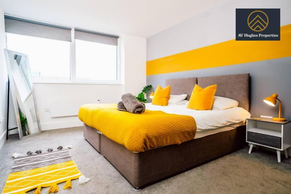 Modern One-Bedroom Apartment - Fast Wi-Fi, Parking Included, Ideal For Relocation By Av Hughes Properties Milton Keynes Kültér fotó